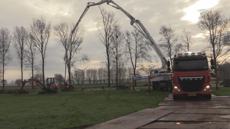 Eerste beton Sybrandi’s speel en natuurpark gestort