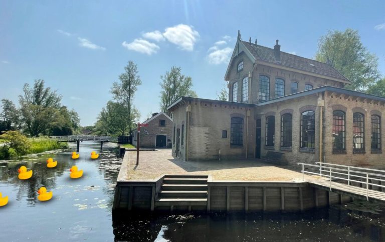 Badeendjesrace voor duurzamer Museum Joure