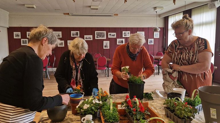 Gezelligheid kent geen tijd in Sociaal Café van Marga