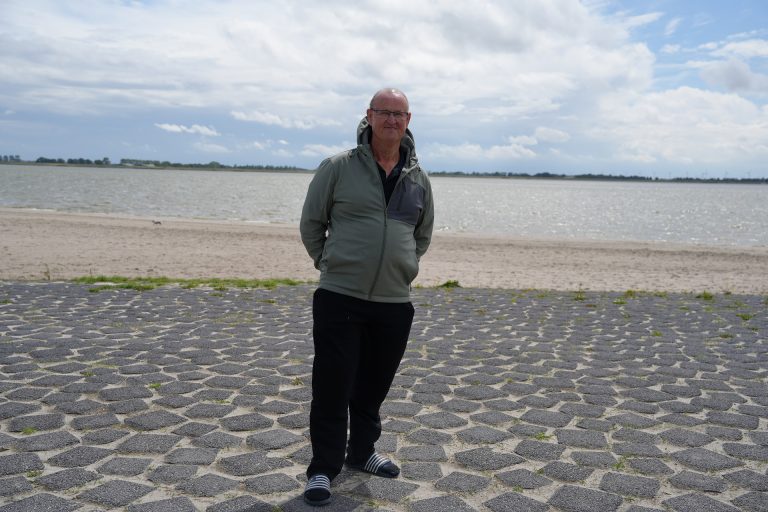 Martien wandelt voor goede doel de Zuiderzee rond