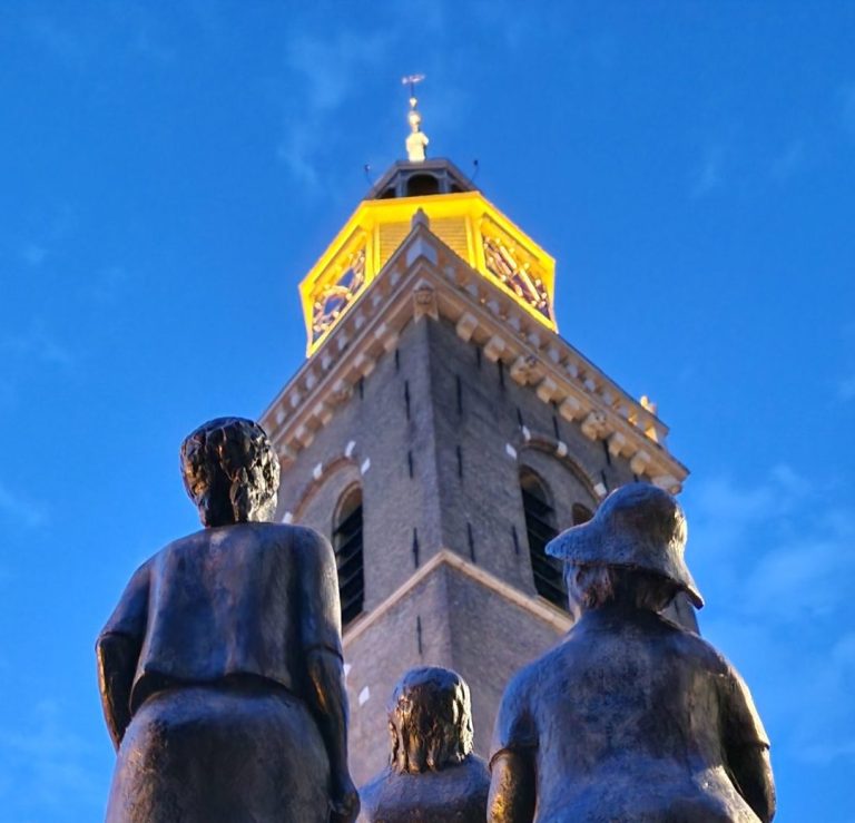 Fotogra-lopen, een culturele historische wandeling door oud Joure