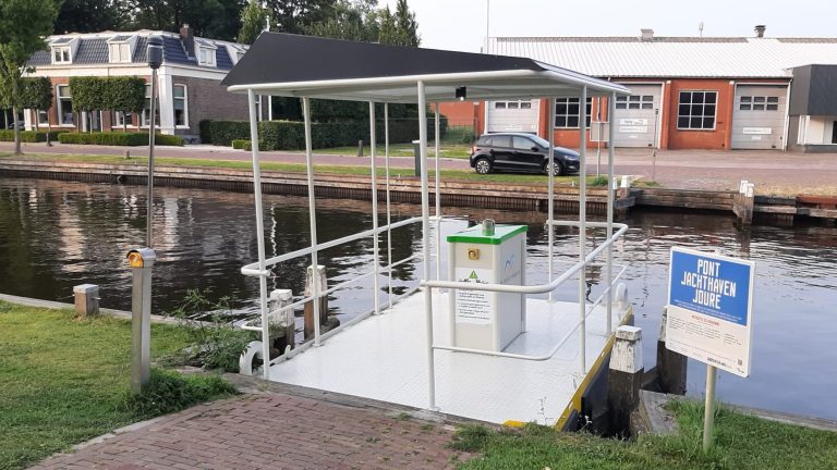 Pont nog zonder naam in Jouster Jachthaven