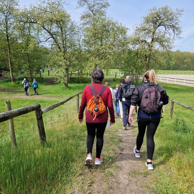Gaasterland Wandeltocht zet opnieuw stappen voor goede doelen