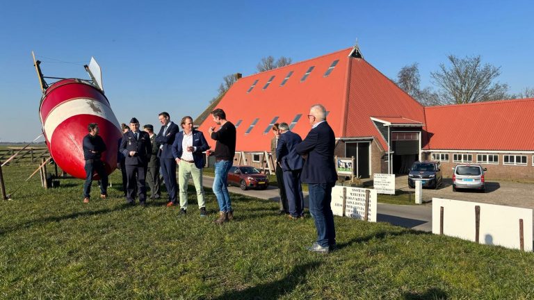 Staatssecretaris van Defensie in Bantega, maar nog geen duidelijkheid over munitiedepot