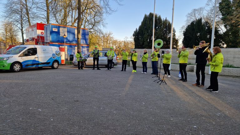Muzikanten houden ‘ludiek protest’ voor eigen Brûsplak