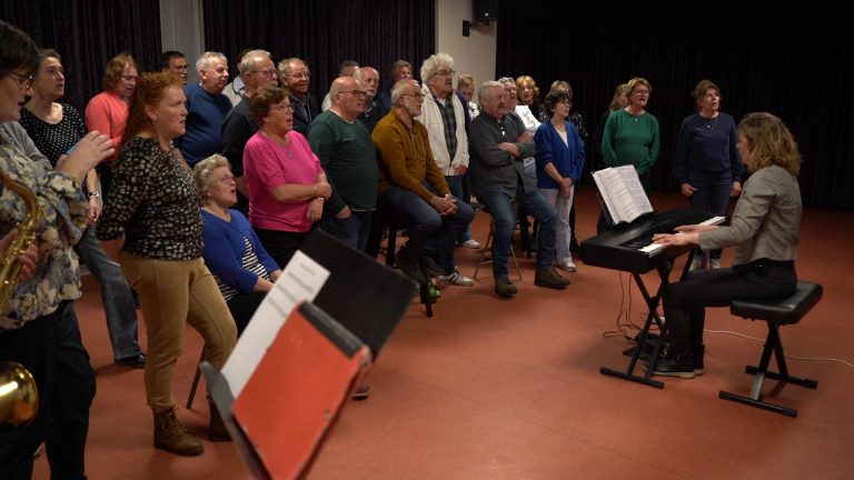 “Je doet het echt samen”; koren repeteren voor bijzonder concert