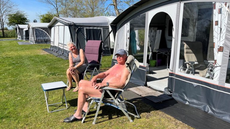 Zorgeloos op vakantie: neem jij de werktelefoon mee?