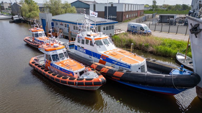 Bedrijf uit Woudsend gaat dertien nieuwe reddingsboten bouwen