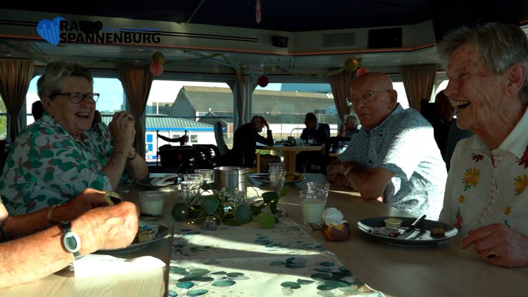 “Een schip vol zorg en betrokkenheid: waar mensen opbloeien”