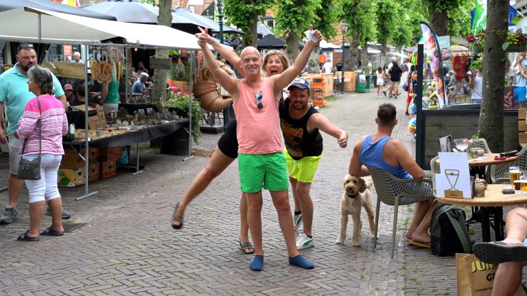 Amsterdamse taferelen in Langweer: “Een echt wij-gevoel”