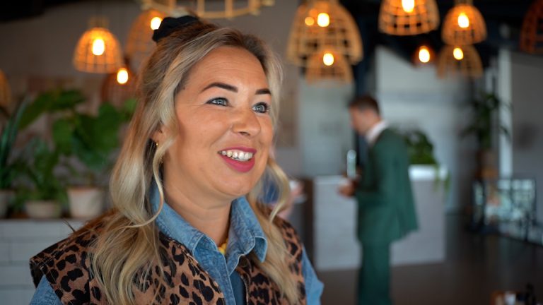 Janneke Warringa vindt taalprijs een eer: “It Frysk is ferbining”