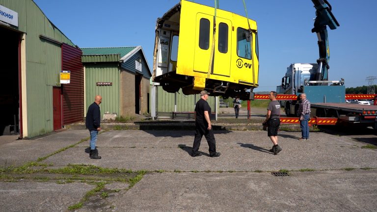 Tramcabine uit Utrecht krijgt tweede leven in Ouwsterhaule: “Wij waren meteen enthousiast”