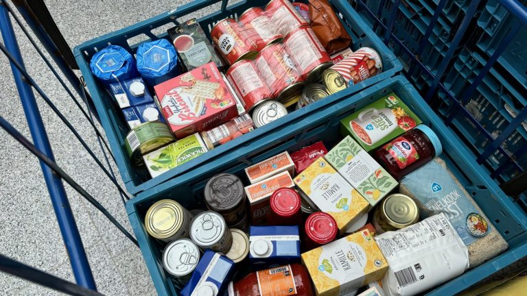 Daling in voedselbankgebruik: teken van herstel of verborgen armoede?
