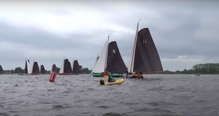 Joure wint op Terherne na chaotische wedstrijd met drie uitvallers