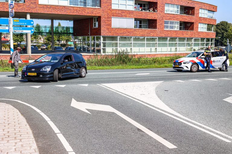 Botsing op Plattedijk in Lemmer zorgt voor verkeersdrukte