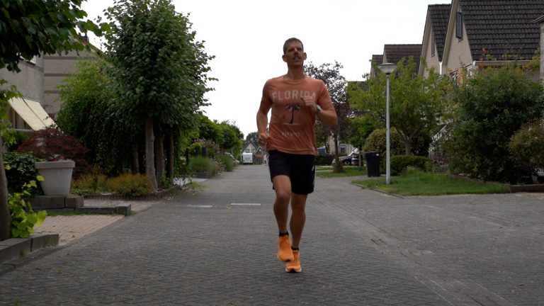 Freek rent voor zijn zieke vader: “wat ik nu doe, kan hij al niet meer”