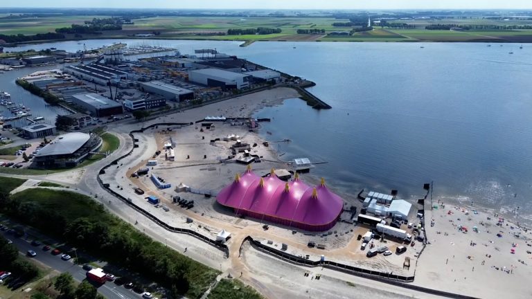 Suzan & Freek naar Glemmer Beach Festival 2026