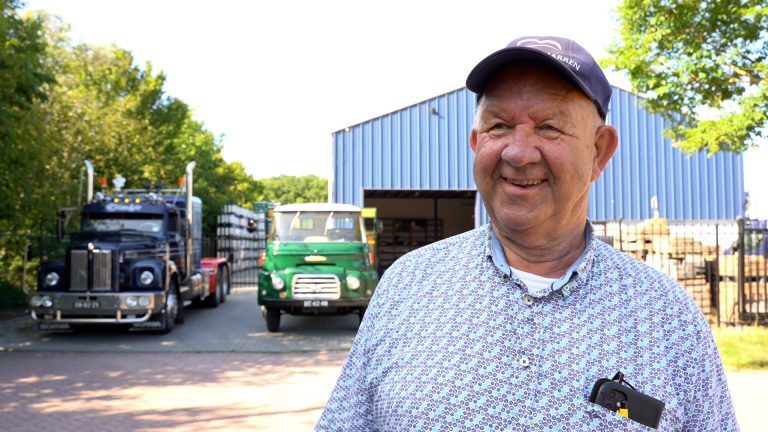 Obe Slippens verkoopt zijn groene vrachtwagen uit 1963