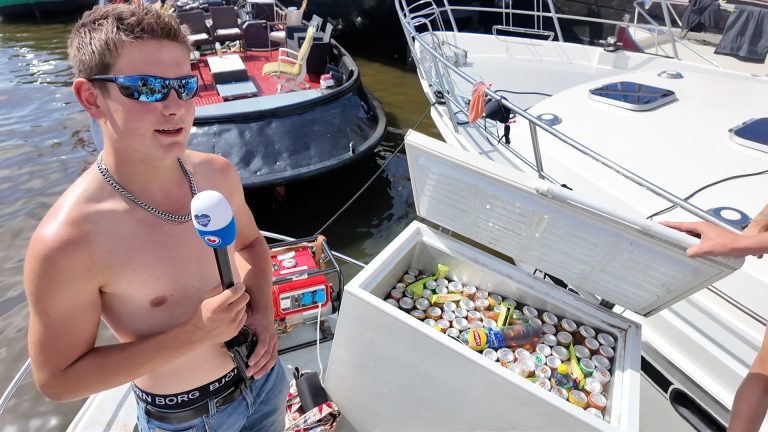 Een gevulde koelkast en picknicktafels uit de keet: “It is wat in rotsoai”