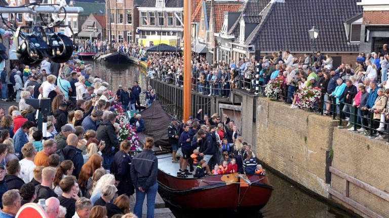 Feestelijke skûtsjesparade vormt de aftrap voor de Lemsterwike