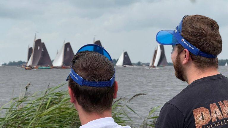 VIDEO: Uur eerder zeilen, uur eerder feest bij SKS Woudsend