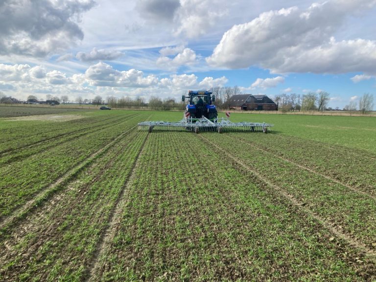 Duitse boeren uit partnerstad Drolshagen op bezoek bij collega’s in De Fryske Marren