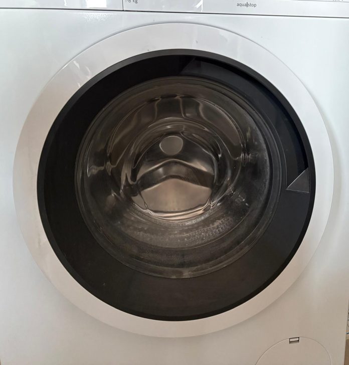 Wasmachinedeur
