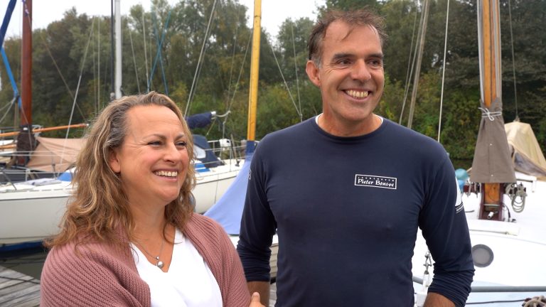 Rosalie en Martijn in de jachthaven