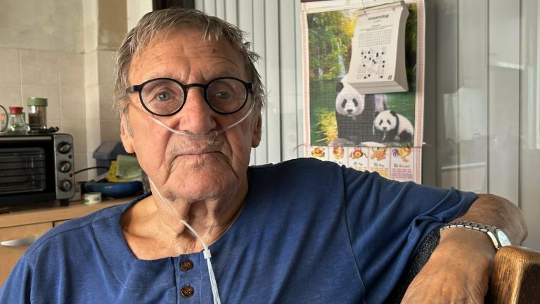 Oudste communist van Fryslân moet na meer dan 55 jaar de politiek loslaten