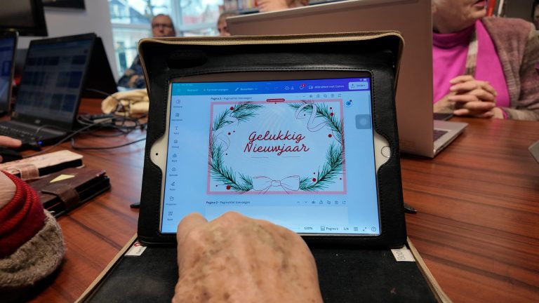 Geen gepriegel met glitterpennen, kerstkaarten maken kan gewoon digitaal
