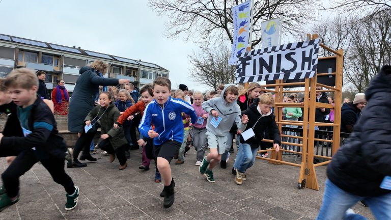 It Hazzeleger in beweging: 16 rondjes voor de zieke Ellen