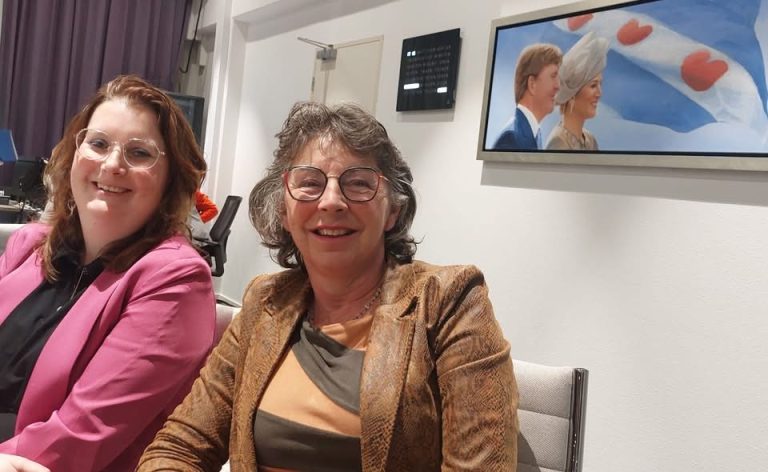 Rosa IJntema-Salverda en Geeske Holtrop Hoekstra zijn gezamenlijk lijsttrekker voor KFM. (Foto: KFM)