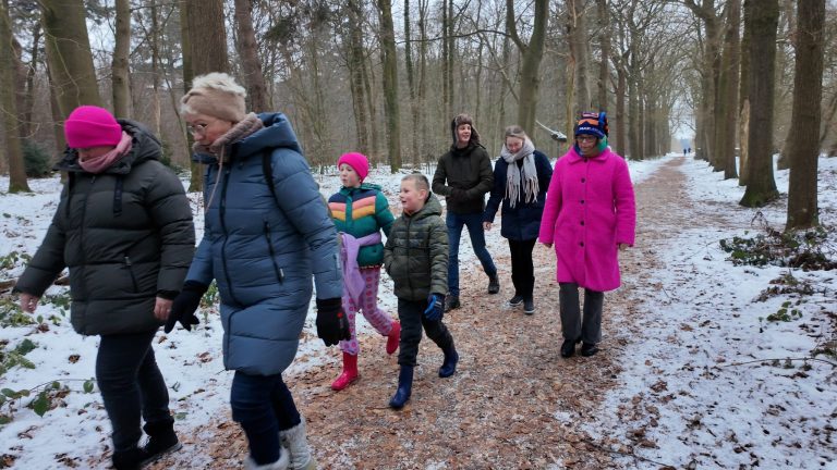 In beweging én in contact – Kanker Wandeling in Rijs zorgt voor mooie gesprekken