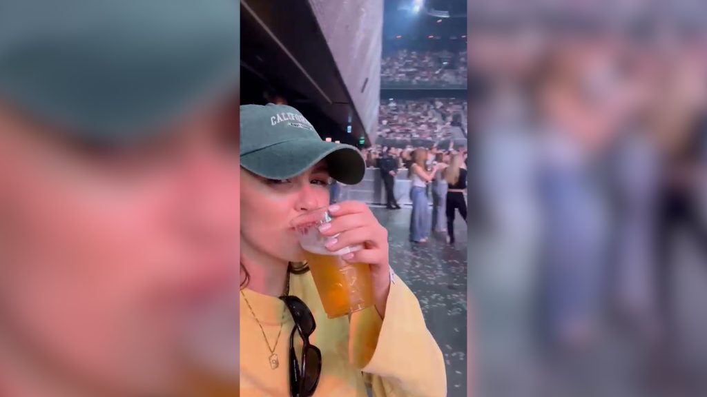 Melissa aan het bier 