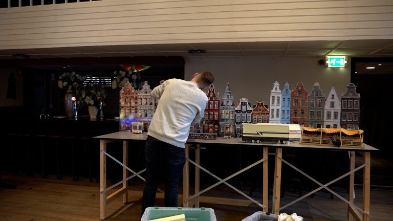 “Je hebt niet meer door dat het modelbouw is” – Kermisexpo strijkt neer in Sint Nyk