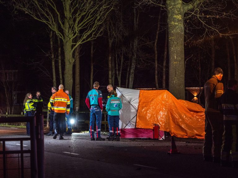 Automobilist zeer ernstig gewond bij eenzijdig ongeval in Rotsterhaule