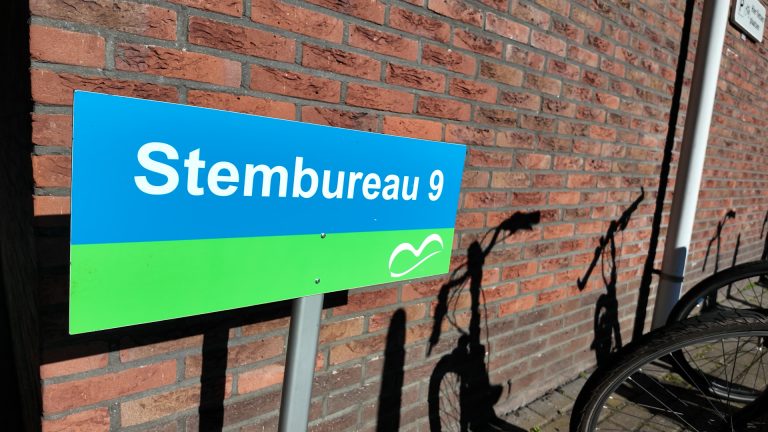 VIDEO: Een kijkje bij de stemlokalen