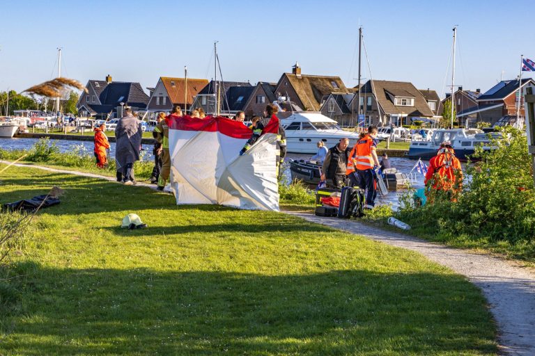 Dodelijk ongeval met kitesurfer op Tjeukemeer bij Delfstrahuizen