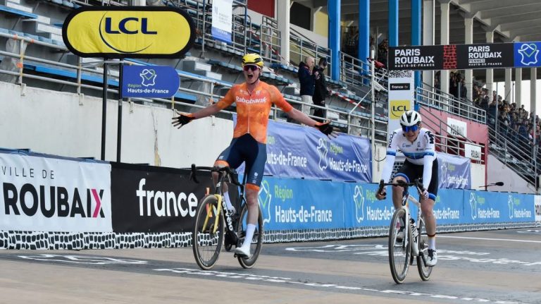 De heroïsche winst van Thijs Wiersma in Roubaix: “Om mij heen vielen ze, ik bleef overeind”