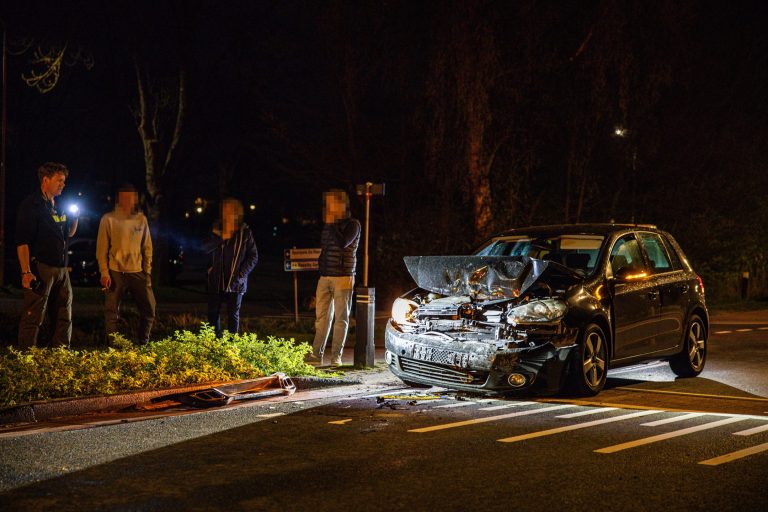 Twee auto’s beschadigd bij kop-staartbotsing in Lemmer