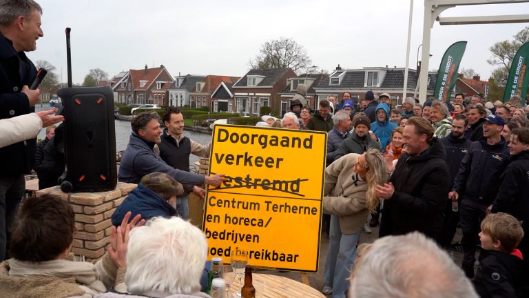 Feestelijke opening van de brug over de Alde Sânsleat in Terherne: “Het is fantastisch”