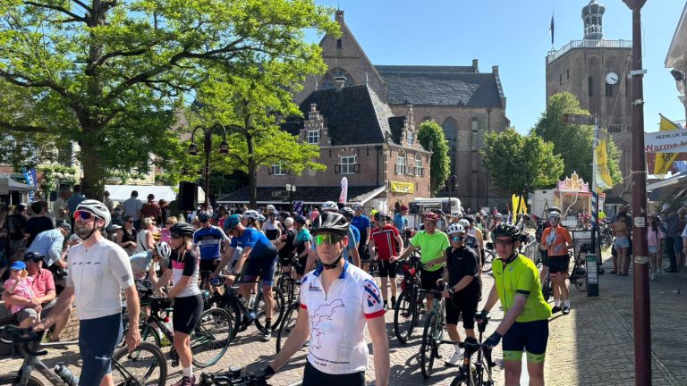 Warme Fietselfstedentocht, bekijk hier de hoogtepunten uit De Fryske Marren