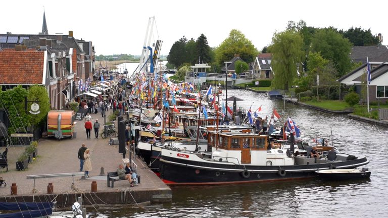 Sleepbootdagen Woudsend goed bezocht: “Het evenement is gewoon top”