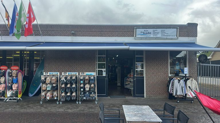 Diefstal bij watersportwinkel Langweer: 5000 euro voor de gouden tip