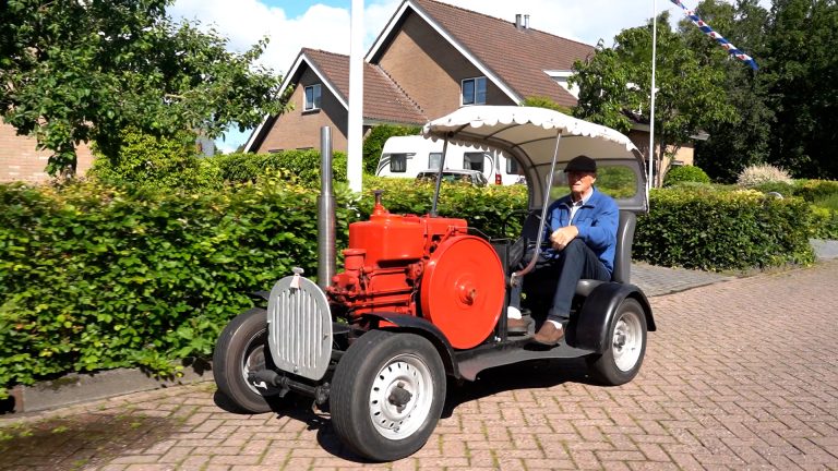 Jan zijn geknutselde auto: “Hy is wat oars, no”
