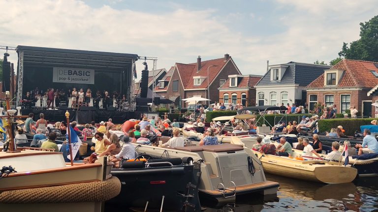 Feestelijke heropening Âlde Sânsleatbrêge trok veel publiek in Terherne