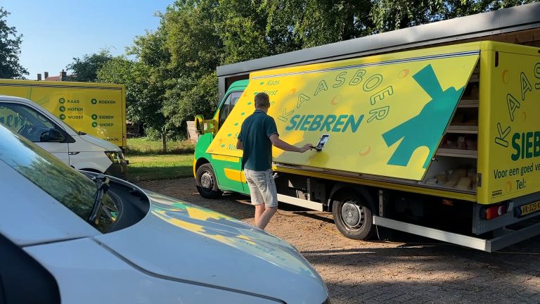 Kaasboer Siebren overgenomen, bussen blijven rijden in de regio