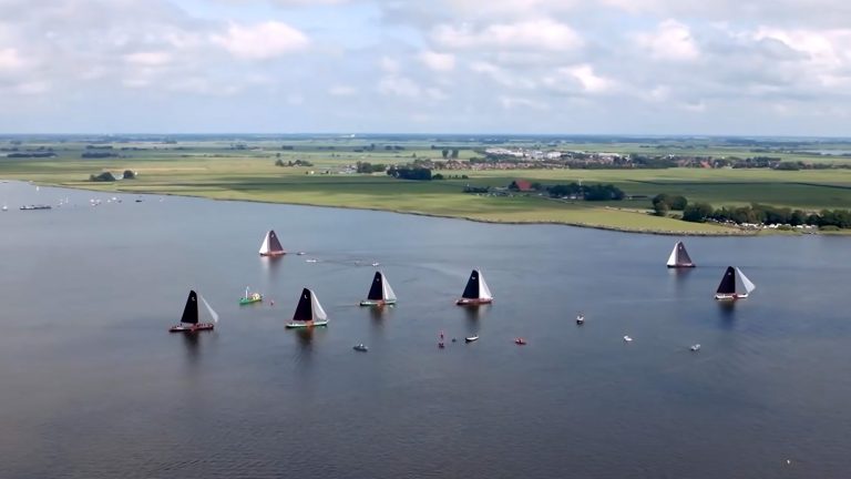 Joure pakt zege bij SKS Skûtsjesilen op de Hegemer Mar