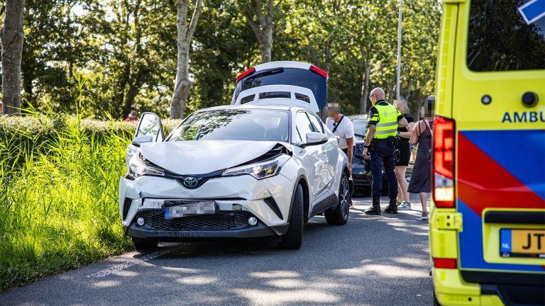 Drie auto’s betrokken bij kop-staartbotsing op Plattedijk bij Lemmer