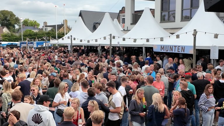 VIDEO: Gezellig volksfeest in Langweer